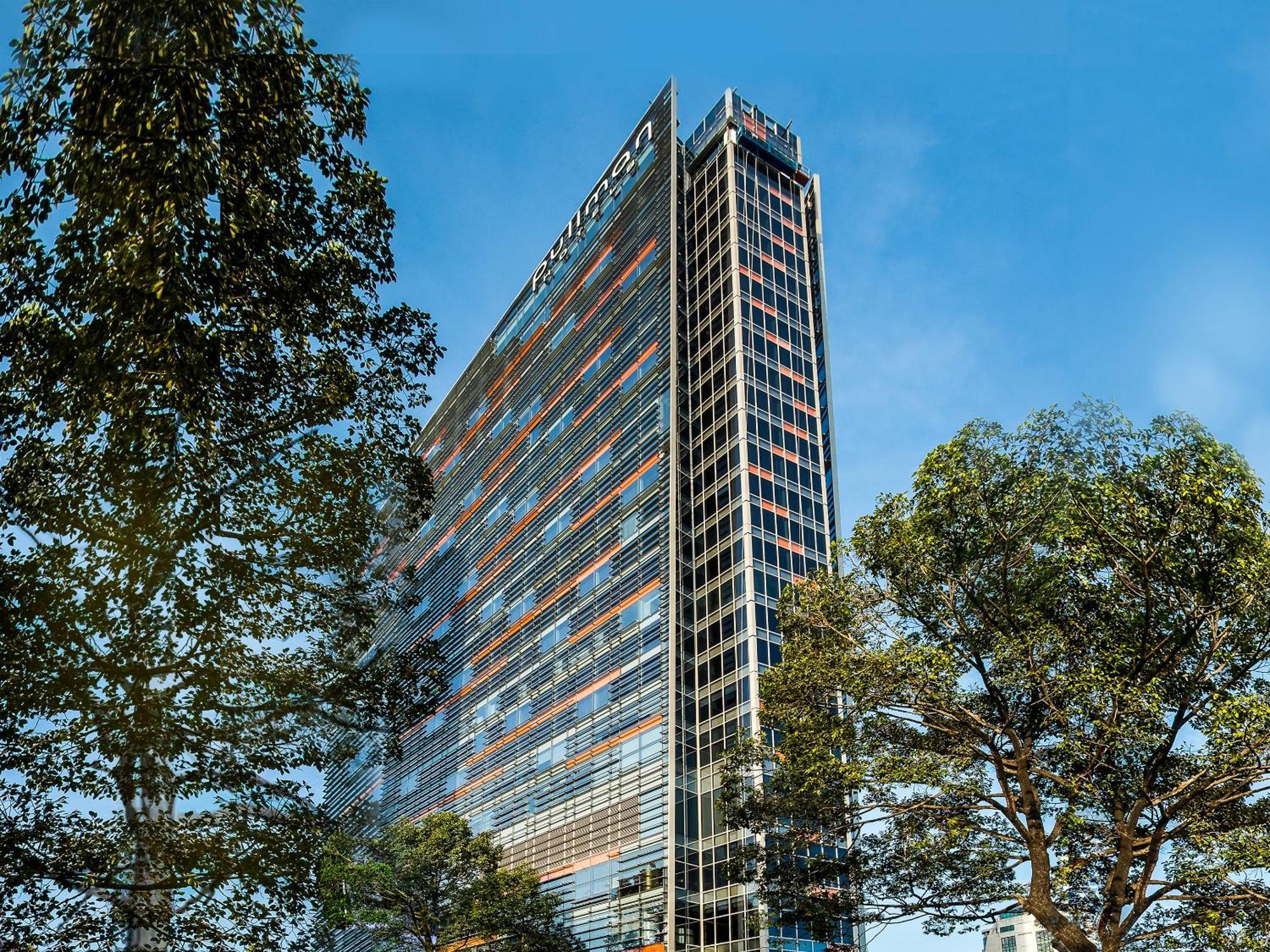 Отель Pullman Saigon Centre Хошимин Экстерьер фото