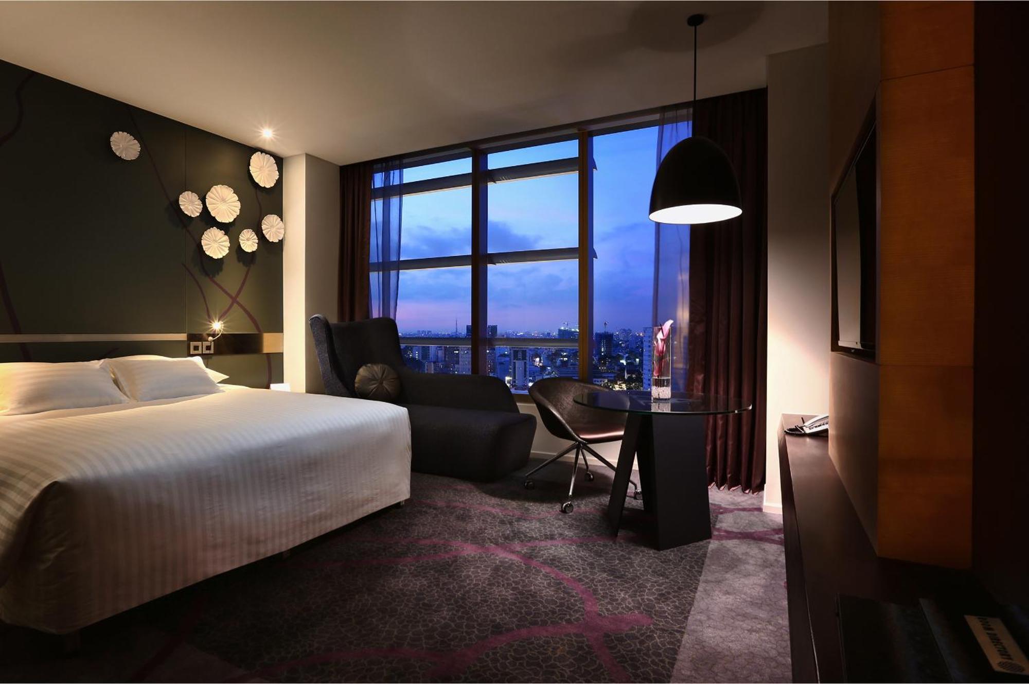 Отель Pullman Saigon Centre Хошимин Экстерьер фото