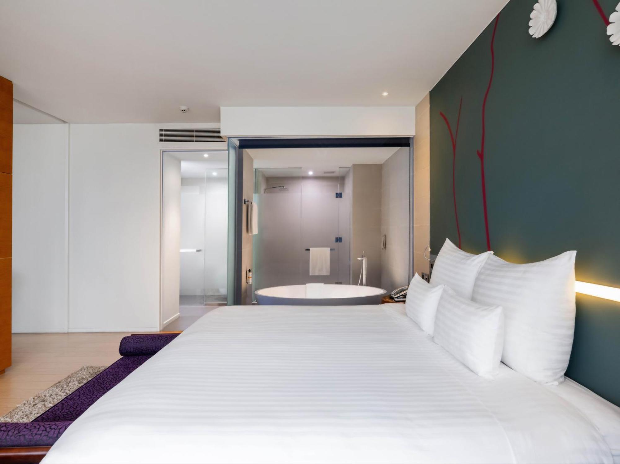 Отель Pullman Saigon Centre Хошимин Экстерьер фото